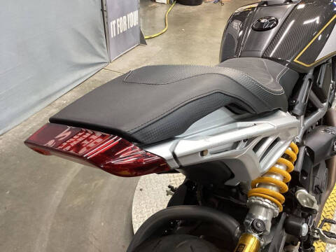 2023 Indian FTR R Carbon Carbon Fiber