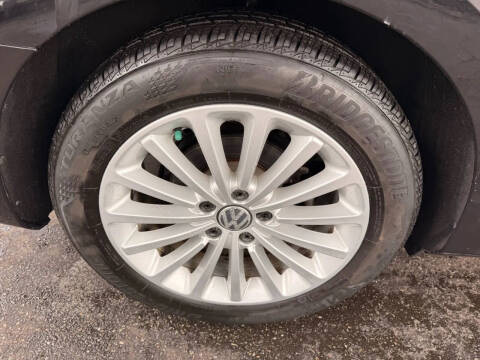 2017 Volkswagen Passat 1.8T SE