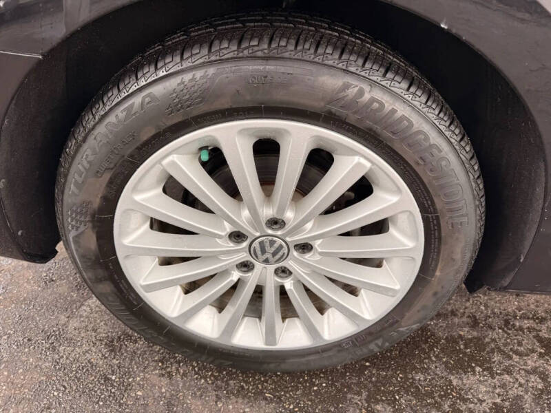 2017 Volkswagen Passat 1.8T SE