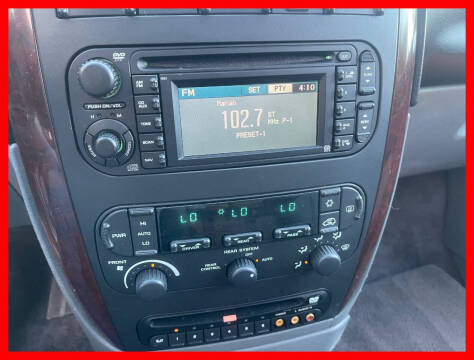 2004 Chrysler Town and Country Limited