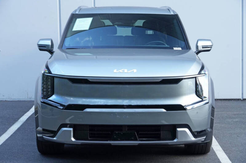 2024 Kia EV9 Land