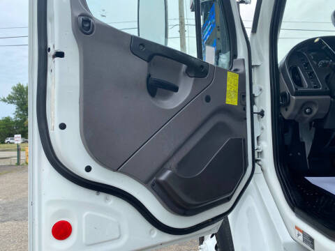 2015 Freightliner M2 106