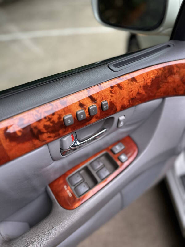 2004 Lexus LS 430