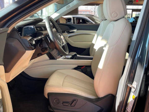 2019 Audi e-tron quattro Premium Plus