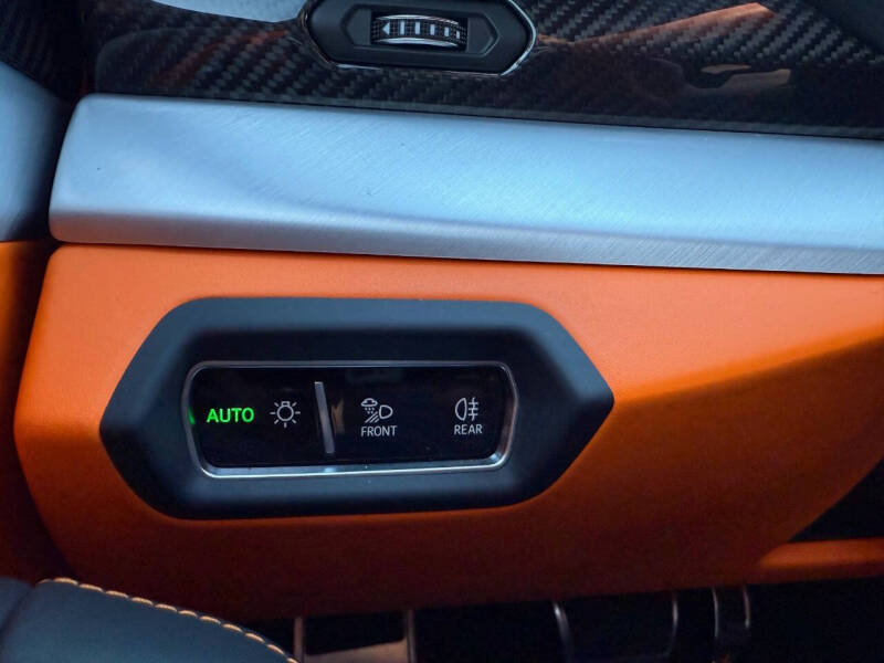 2023 Lamborghini Urus S