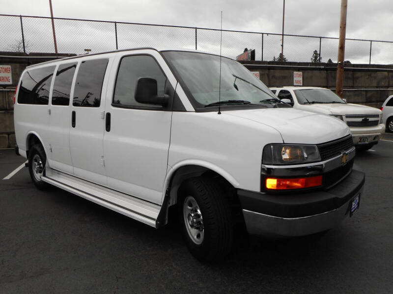 2017 Chevrolet Express LT 3500