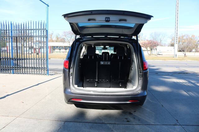 2020 Chrysler Voyager LXi