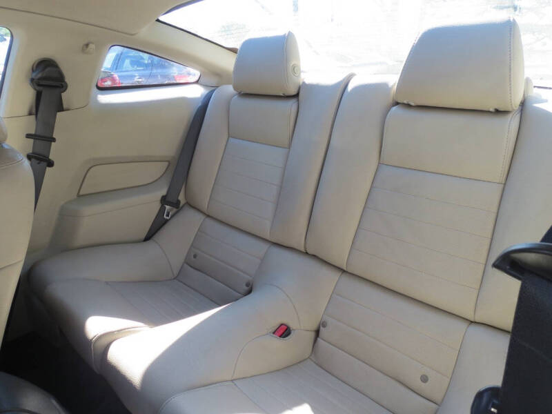 2011 Ford Mustang V6 Premium