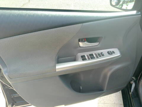 2014 Toyota Prius v Three