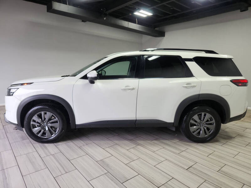 2024 Nissan Pathfinder SV