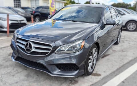 2015 Mercedes-Benz E-Class for sale at SUPERAUTO AUTO SALES INC in Hialeah FL