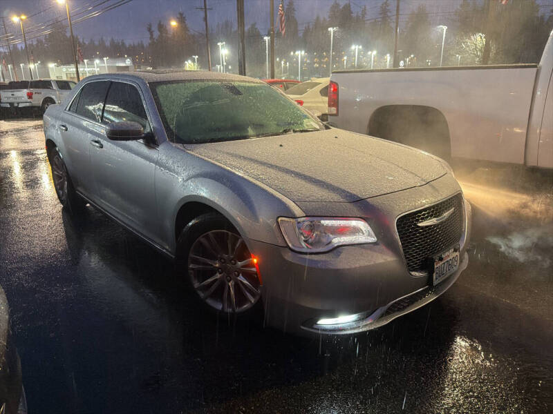 2018 Chrysler 300 Touring