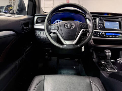 2014 Toyota Highlander LE