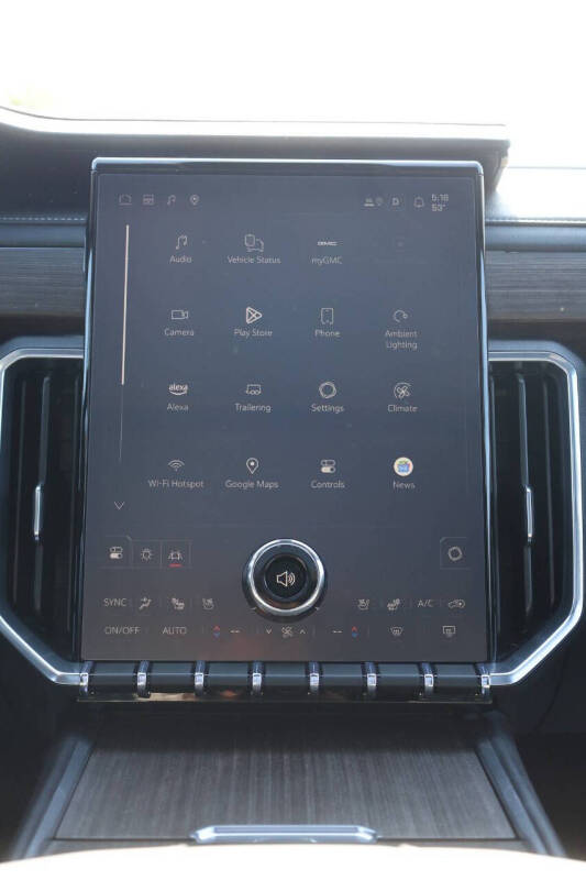 2025 GMC Acadia Denali