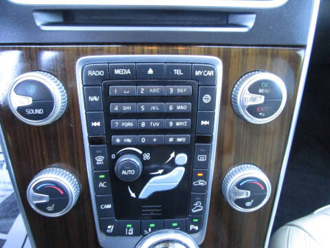 2015 Volvo V60 Cross Country T5 Platinum