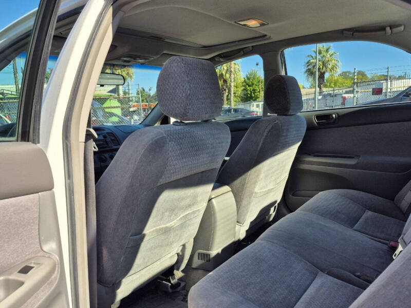 2003 Toyota Camry LE