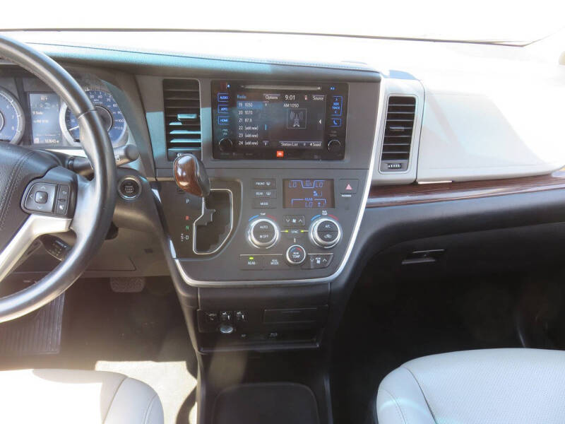 2016 Toyota Sienna Limited 7-Passenger