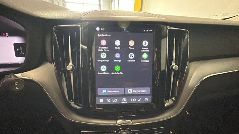 2024 Volvo XC60 B5 Core Dark Theme