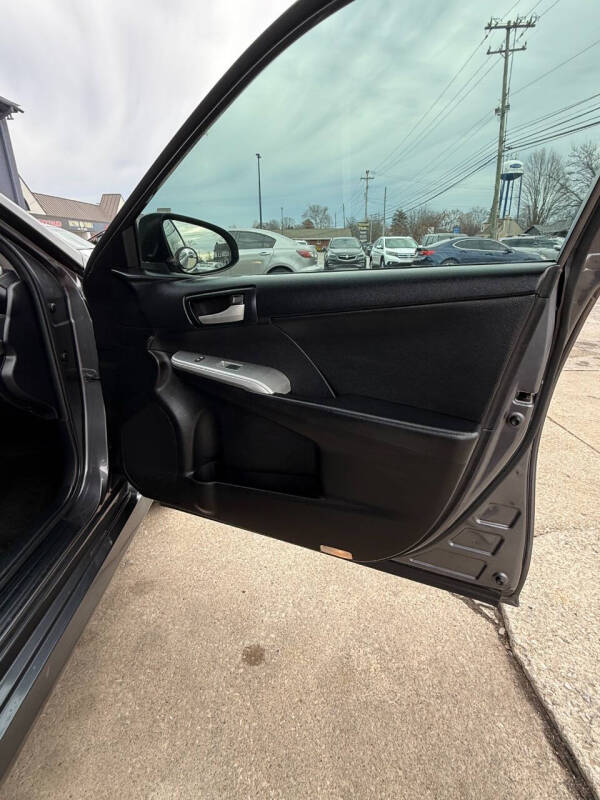 2014 Toyota Camry Hybrid SE