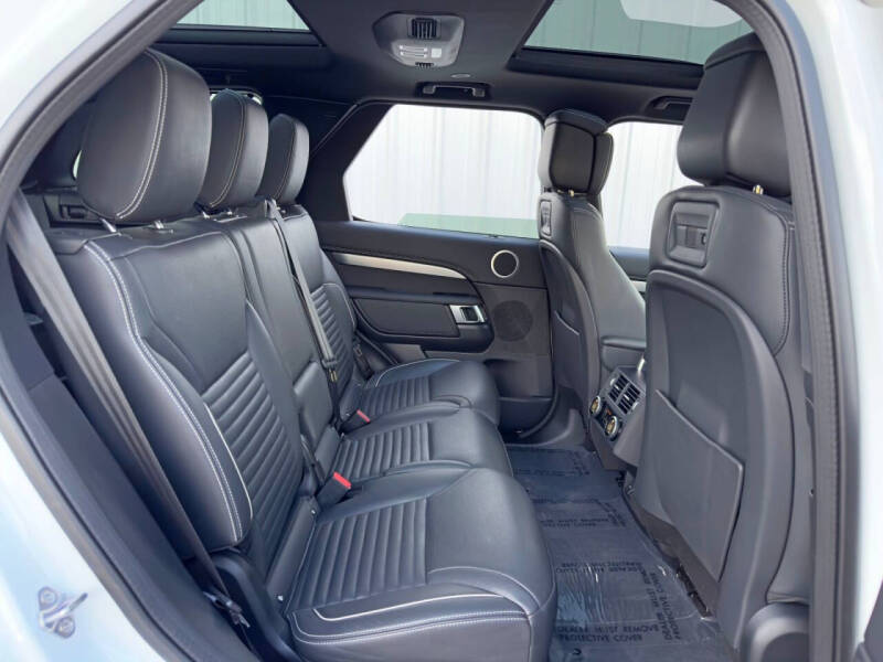 2023 Land Rover Discovery P360 S R-Dynamic