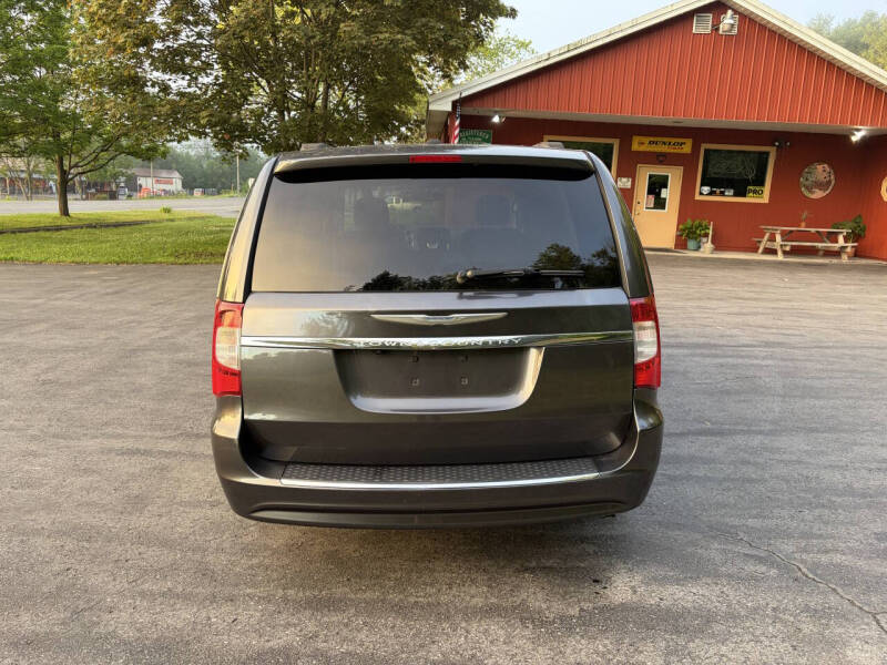 2015 Chrysler Town & Country Touring - Photo 5