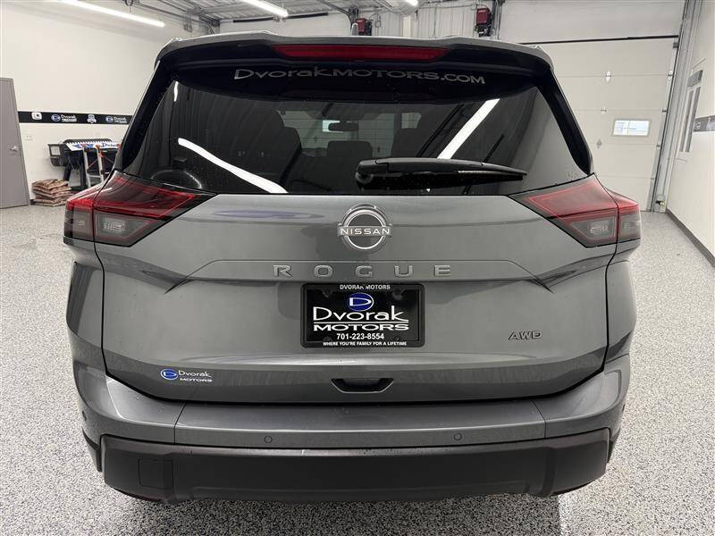 2025 Nissan Rogue SV