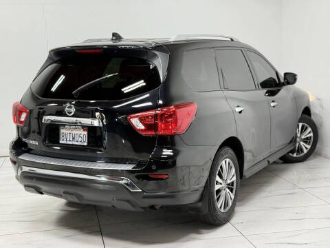 2020 Nissan Pathfinder S