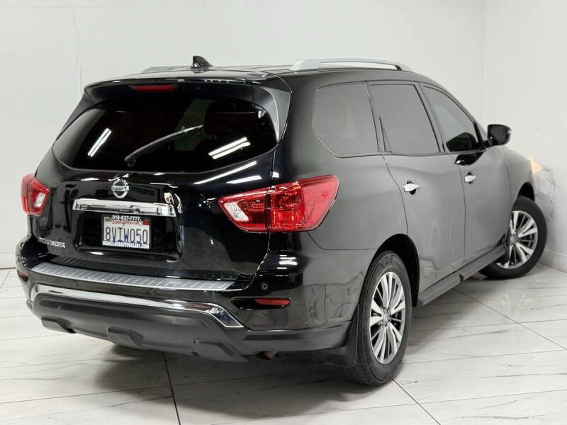 2020 Nissan Pathfinder S