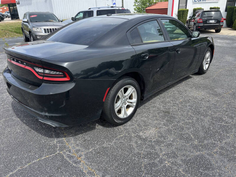 2017 Dodge Charger SE