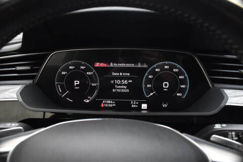 2021 Audi e-tron quattro Premium Plus