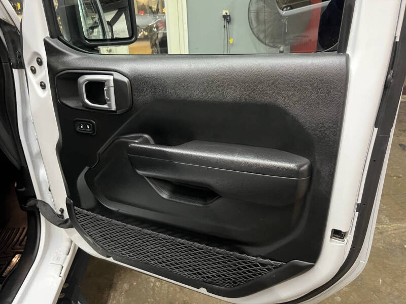 2022 Jeep Gladiator Sport S