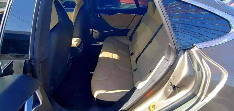 2015 Tesla Model S 70D