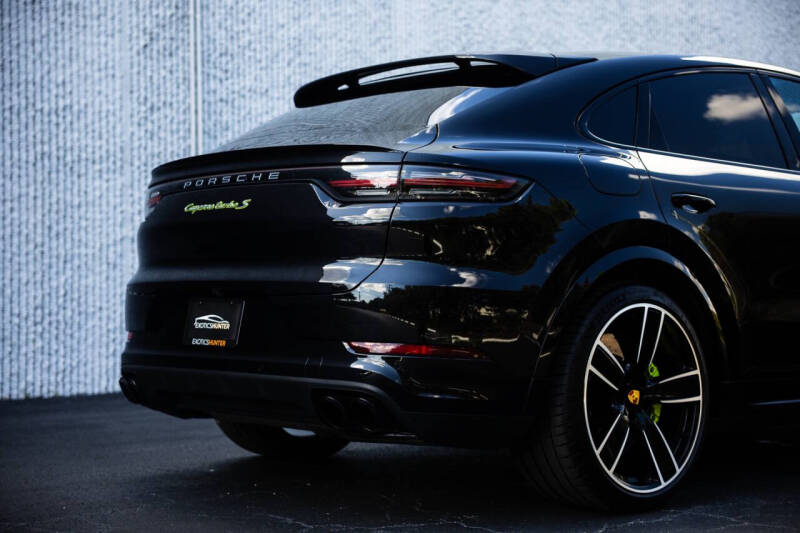 2022 Porsche Cayenne Turbo S E-Hybrid Coupe