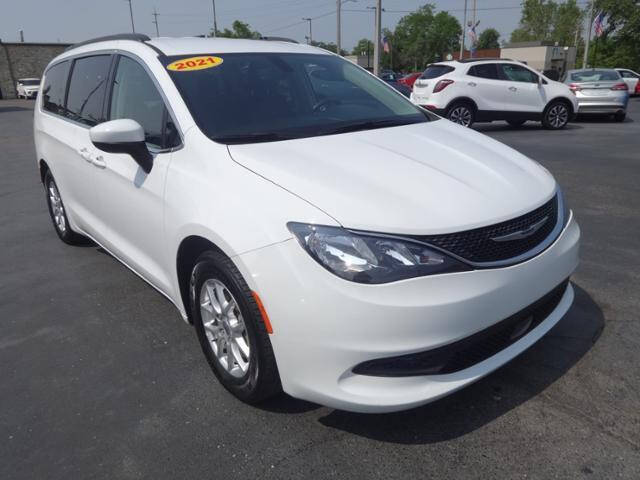2021 Chrysler Voyager for sale at ROSE AUTOMOTIVE in Hamilton OH