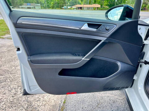 2021 Volkswagen Golf GTI SE