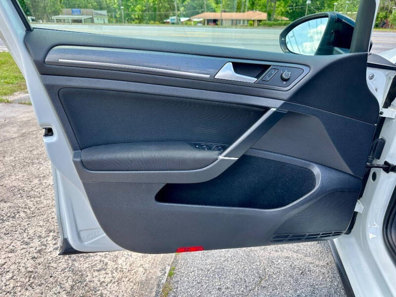 2021 Volkswagen Golf GTI SE