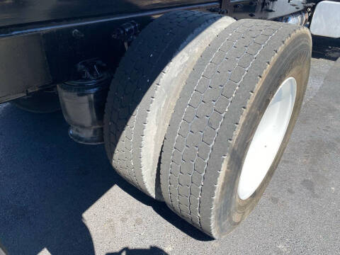 2020 Freightliner M2 106