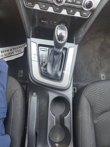 2020 Hyundai Elantra SE