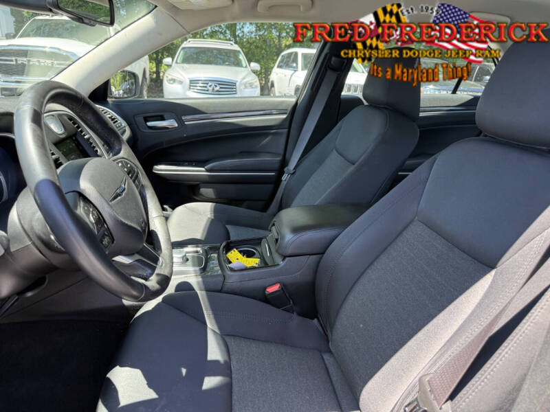 2019 Chrysler 300 Touring