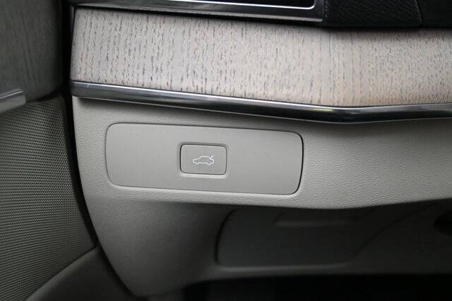 2025 Volvo XC90 B5 Plus Bright Theme