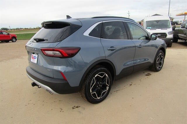 2026 Ford Escape Hybrid Platinum