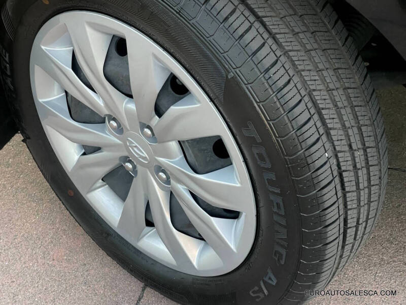 2022 Hyundai Accent SE