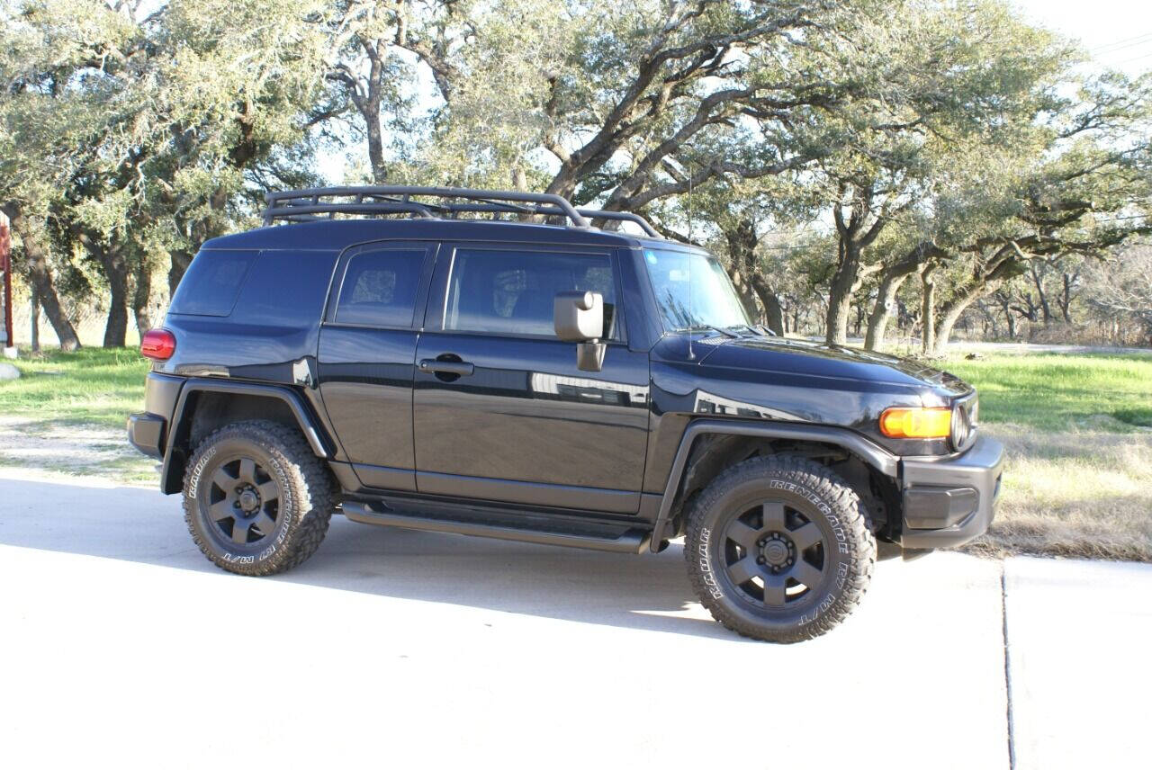 2007 Toyota FJ Cruiser for sale at 4.0 Motorsports in Austin, TX