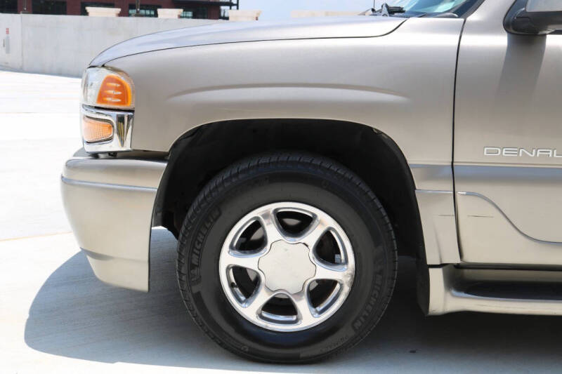 2001 GMC Yukon XL Denali
