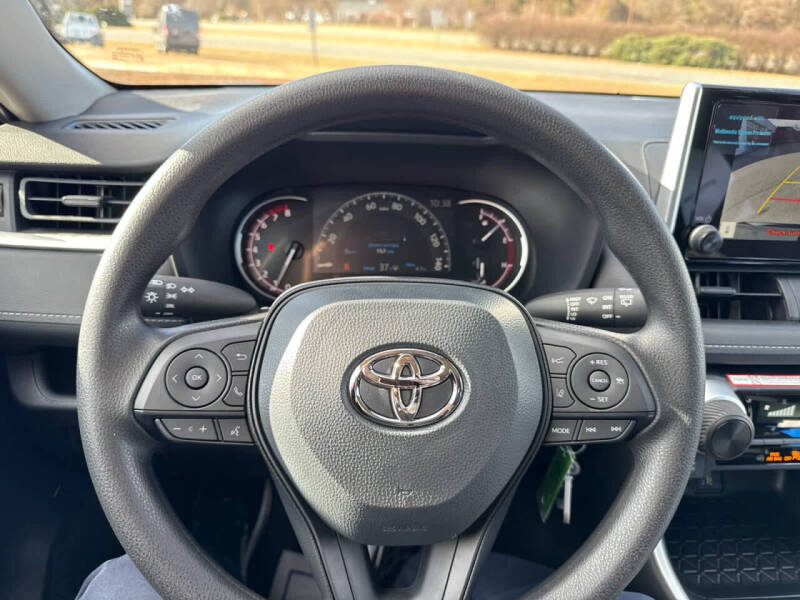 2025 Toyota RAV4 LE