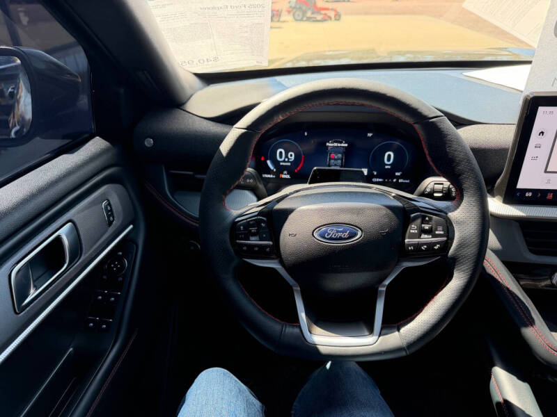 2025 Ford Explorer ST-Line