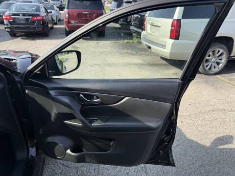 2017 Nissan Rogue SV