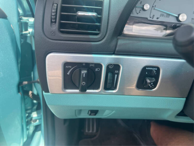 2002 Ford Thunderbird Deluxe