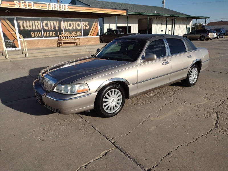 2003 Lincoln Town Car Executive