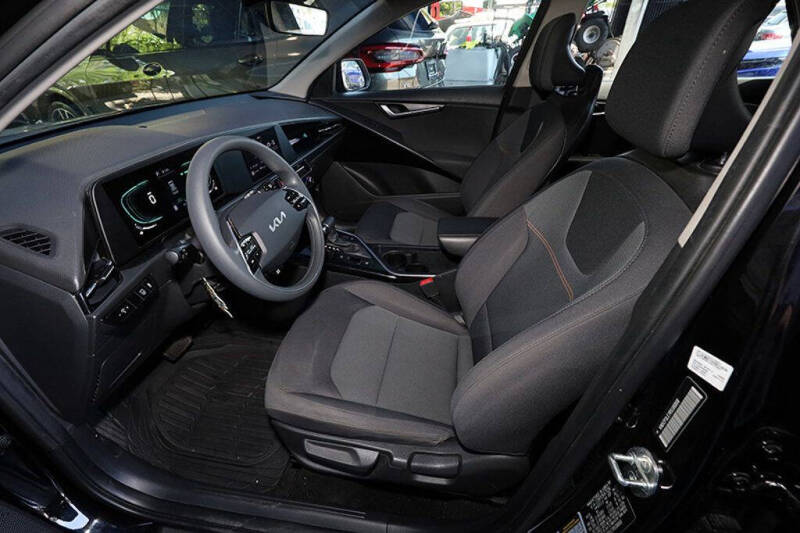2024 Kia Niro LX